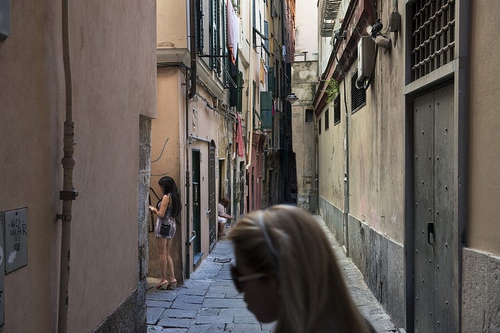 Sfruttamento della prostituzione tra Livorno e Firenze: due arresti