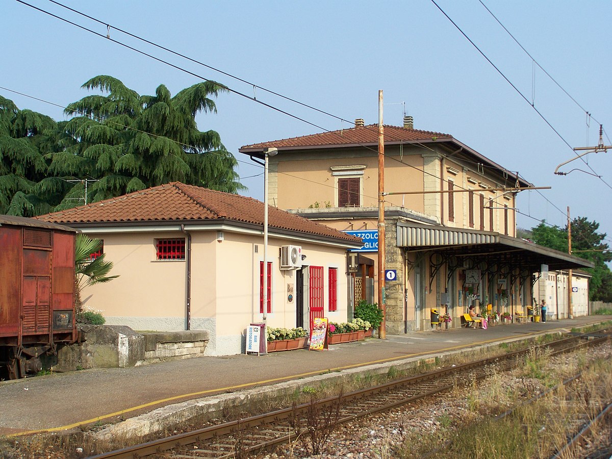 Masturbazione con la maNo massaggio  Palazzolo sullOglio